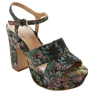 Crown & Ivy Brocade Platform Sandals size 7.5